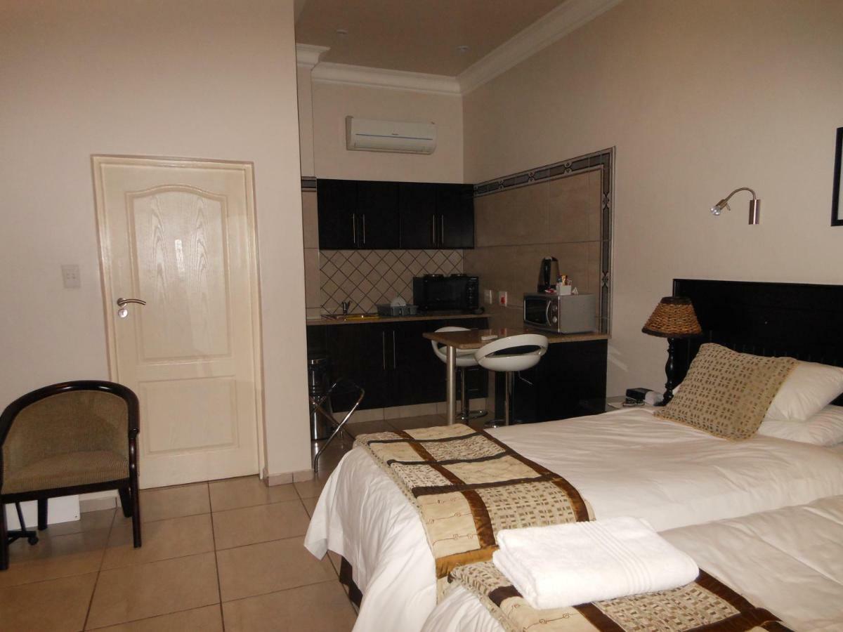 Goodey'S Guesthouse Претория Екстериор снимка